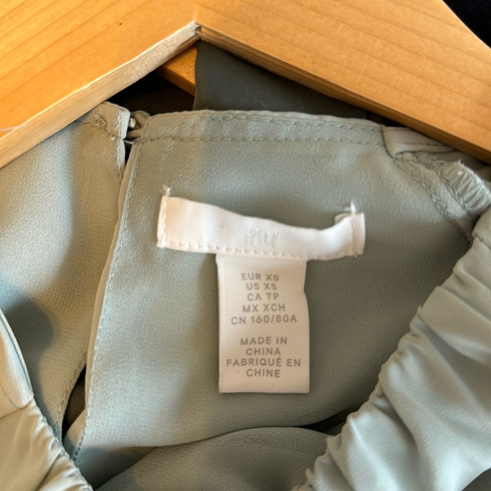 H&M blouse - Picture 3 of 3